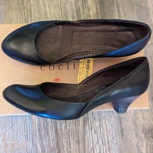 Coclico Black Leather Pumps size 7 (37)